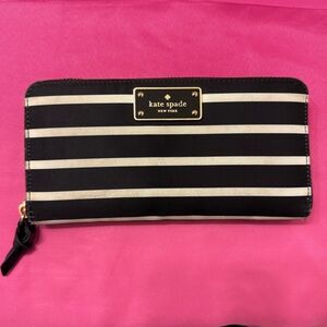 kate spade New York Black and White Striped Zip Wallet
